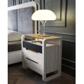 Luxusn&yacute; art deco obdĺžnikov&yacute; nočn&yacute; stol&iacute;k Berna s dvomi z&aacute;suvkami a mramorovou doskou s vr&uacute;bkovan&yacute;m panelom 65 cm