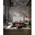 Luxusn&yacute; art deco obdĺžnikov&yacute; nočn&yacute; stol&iacute;k Berna s dvomi z&aacute;suvkami a mramorovou doskou s vr&uacute;bkovan&yacute;m panelom 65 cm