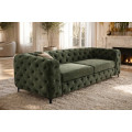 Modern&aacute; glamour zelen&aacute; trojmiestna sedačka Modern Barock so zamatov&yacute;m poťahom s pre&scaron;&iacute;van&iacute;m v chesterfield &scaron;t&yacute;le 235 cm