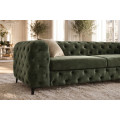 Modern&aacute; glamour zelen&aacute; trojmiestna sedačka Modern Barock so zamatov&yacute;m poťahom s pre&scaron;&iacute;van&iacute;m v chesterfield &scaron;t&yacute;le 235 cm