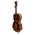 Dizajnová vintage vinotéka Braley z masívneho dreva v tmavej hnedej farbe s čiernymi patinovanými detailmi v tvare stojaceho violončela s desiatimi okruhovými otvormi na uskladnenie vínových fliaš