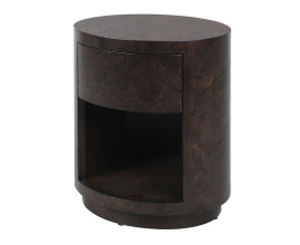 Luxusn&yacute; retro mas&iacute;vny nočn&yacute; stol&iacute;k Scuro ov&aacute;lneho tvaru z kaučukov&eacute;ho dreva s burlovou dyhou s tmavej hnedej farbe so svetlej&scaron;ou kresbou zo z&aacute;suvkou a vysokou policou s plnou n&iacute;zkou podstavou