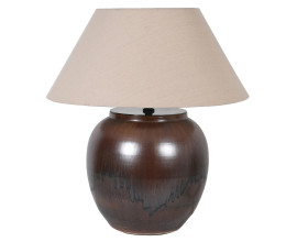 Luxusn&aacute; vintage spoln&aacute; lampa Janice s okr&uacute;hlou ručne vyr&aacute;banou podstavou z porcel&aacute;nu v tmavej hnedej farbe so starožitn&yacute;m patinovan&yacute;m efektom s kužeľovit&yacute;m tienidlom z ľanu v pr&iacute;rodnej svetlej b&eacute;žovej farbe