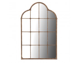 Dizajnov&eacute; vintage z&aacute;vesn&eacute; zrkadlo Lattice s r&aacute;mom z kovu v hnedej farbe s patinou v tvare klenut&eacute;ho tabuľov&eacute;ho okna s tromi obl&uacute;kmi