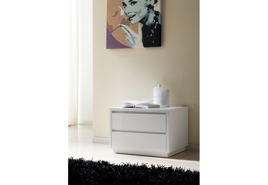 Leskl&yacute; modern&yacute; nočn&yacute; stol&iacute;k Napoleone 40cm biely