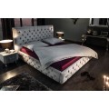 Chesterfield čal&uacute;nen&aacute; siv&aacute; zamatov&aacute; posteľ Kreon I s vysok&yacute;m čelom 210cm