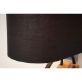 Modern&aacute; čierna stoln&aacute; lampa Elements s dreven&yacute;mi prvkami 58cm