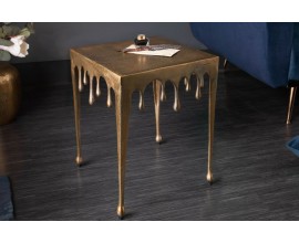 Art-deco pr&iacute;ručn&yacute; stol&iacute;k Liquid Line v zlatej farbe 44cm