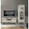 Luxusn&yacute; klasick&yacute; TV stol&iacute;k Clasica z dreven&eacute;ho mas&iacute;vu s vyrez&aacute;vanou barokovou v&yacute;zdobou a &uacute;ložn&yacute;m priestorom na nožičk&aacute;ch 150cm