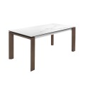 Modern&yacute; rozkladac&iacute; jed&aacute;lensk&yacute; st&ocirc;l Vita Naturale z dreva a porcel&aacute;nu v preveden&iacute; orech a biely mramor 180-235cm