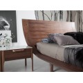 Dreven&yacute; nočn&yacute; stol&iacute;k Forma Moderna v preveden&iacute; biely mramor 55cm