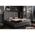Luxusn&aacute; chesterfield manželsk&aacute; posteľ Kreon s tmavosiv&yacute;m zamatov&yacute;m poťahom a s vysok&yacute;m čelom 180x200cm