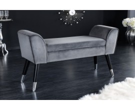 Dizajnov&aacute; čal&uacute;nen&aacute; lavica Karen so siv&yacute;m zamatov&yacute;m poťahom a čiernymi nožičkami z kovu 90cm
