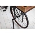 Industri&aacute;lny dizajnov&yacute; barov&yacute; pult Bicycle s mas&iacute;vnou doskou a čiernou podstavou s kolesami 194cm