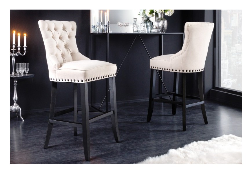 Elegantn&aacute; barov&aacute; stolička Modern Barock so svetl&yacute;m b&eacute;žov&yacute;m poťahom a dizajnov&yacute;m pre&scaron;&iacute;van&iacute;m 74cm