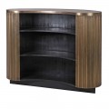 Luxusn&yacute; art deco barov&yacute; pult Horton v polobl&uacute;kovom tvare s reli&eacute;fnym dr&aacute;žkovan&iacute;m v mosadznom preveden&iacute; 140 cm