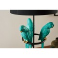 Dizajnov&aacute; stoln&aacute; lampa Macaw v čiernej farbe s tromi tyrkysov&yacute;mi fig&uacute;rami papag&aacute;jov 75 cm