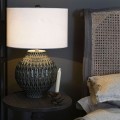 &Scaron;t&yacute;lov&aacute; vintage keramick&aacute; stoln&aacute; lampa Ramir s ľanov&yacute;m valcov&yacute;m tienidlom a zelenou glaz&uacute;rovanou nohou 56 cm