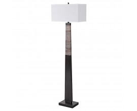 &Scaron;t&yacute;lov&aacute; hranat&aacute; vysok&aacute; mramorov&aacute; stojaca lampa Pillar v čierno sivej farbe v art deco &scaron;t&yacute;le s hranat&yacute;m bielym textiln&yacute;m tienidlom