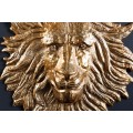 Dizajnov&aacute; art deco n&aacute;stenn&aacute; dekor&aacute;cia Lion z kovu v podobe leva v zlatej farbe s glamour n&aacute;dychom 58 cm