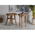 Vidiecka okr&uacute;hla hned&aacute; taburetka Mila so &scaron;trukt&uacute;rou letokruhov z teakov&eacute;ho dreva so &scaron;tyrmi nožičkami 42 cm