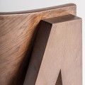 Luxusn&aacute; art deco mas&iacute;vna hned&aacute; jed&aacute;lensk&aacute; stolička Korezar s čal&uacute;nen&yacute;m text&uacute;rovan&yacute;m b&eacute;žov&yacute;m sedadlom 79 cm