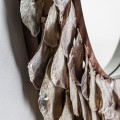 Luxusn&eacute; dizajnov&eacute; b&eacute;žov&eacute; z&aacute;vesn&eacute; n&aacute;stenn&eacute; okr&uacute;hle zrkadlo Conchas s mu&scaron;ľov&yacute;m r&aacute;mom a medenou kovovou kon&scaron;trukciou 125 cm