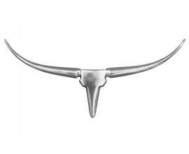Glamour z&aacute;vesn&aacute; n&aacute;stenn&aacute; dekor&aacute;cia Bull v striebornej farbe v tvare lebky b&yacute;ka s chr&oacute;mov&yacute;m povrchom 75 cm