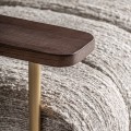 Luxusn&eacute; art deco kreslo Halor s b&eacute;žov&yacute; čal&uacute;nen&iacute;m a kon&scaron;trukciou zo zlat&eacute;ho kovu a tmav&eacute;ho hned&eacute;ho dreva 72 cm