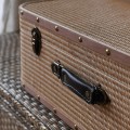 Retro obdĺžnikov&aacute; sada dvoch dekoračn&yacute;ch kufrov Luggage v hnedej farbe s l&aacute;tkov&yacute;m poťahom a kovov&yacute;mi detailmi 65 cm