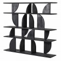 Luxusná art deco knižnical Obsidian z masívneho recyklovaného dreva v čiernej farbe so štyrmi obdĺžnikovými policami a geometrickými vloženými poloblúkmi so striedaním smeru