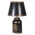 Retro kovová nočná lampa Eloise v čiernej a zlatej farbe s valcovou nohou a tienidlom so zlatými maľovanými detailmi
